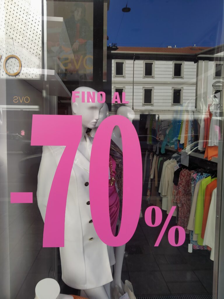 SALDI FINO AL 70 % BY GVD